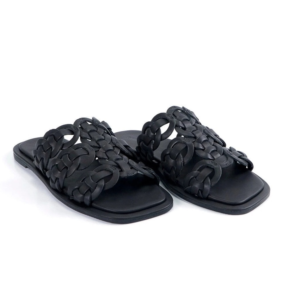 FARM Rio Black Circles Flat Sandal size 7 US / 38 EUR